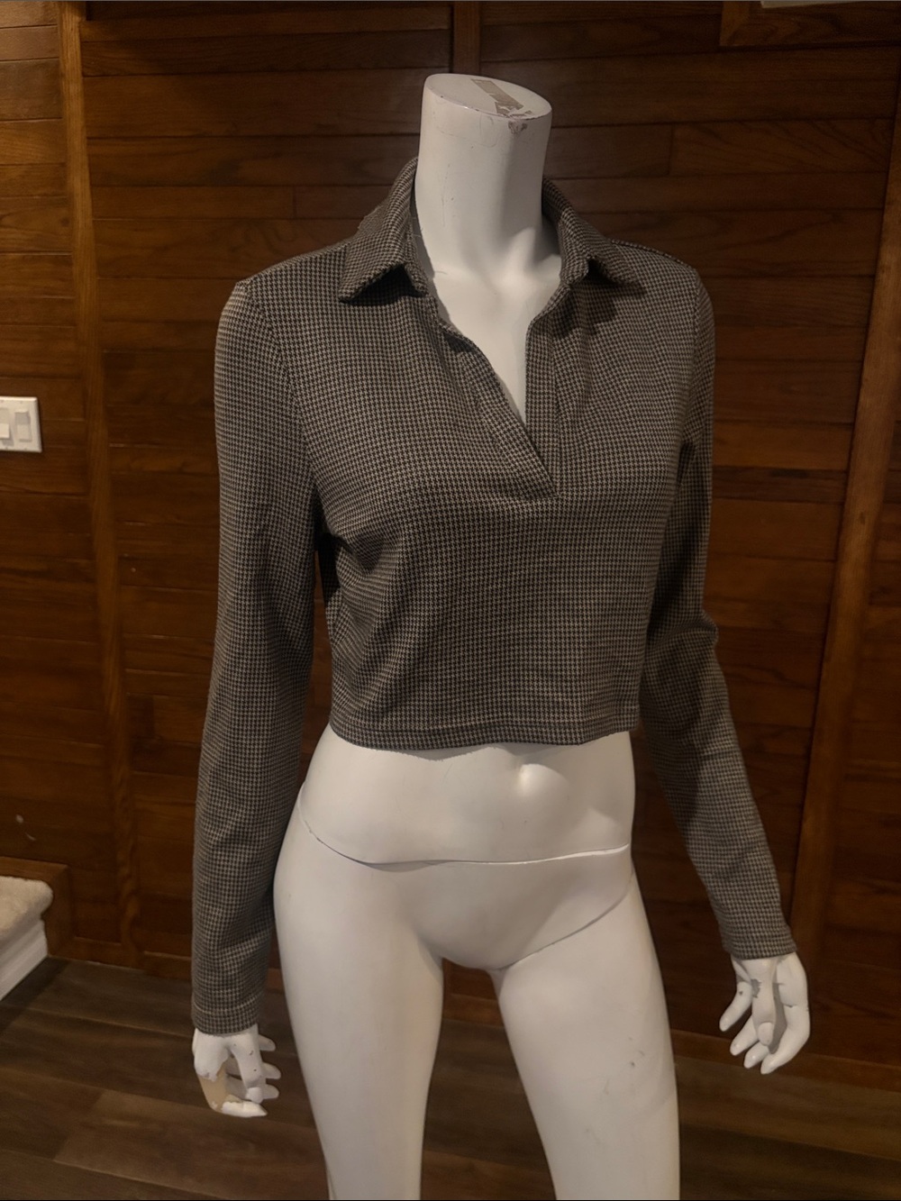 SHEIN Black and Brown Houndstooth Cropped Collared Long-Sleeve Top